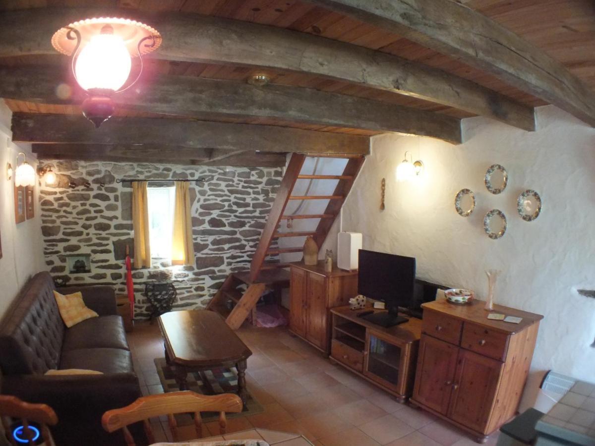 La Maison De Poupee Berrien Esterno foto